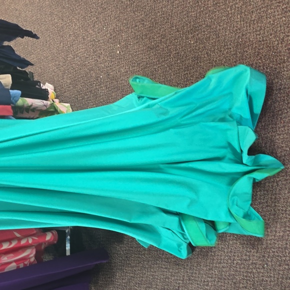 Bright Green Stretch Prom Dress - Picture 5 of 5